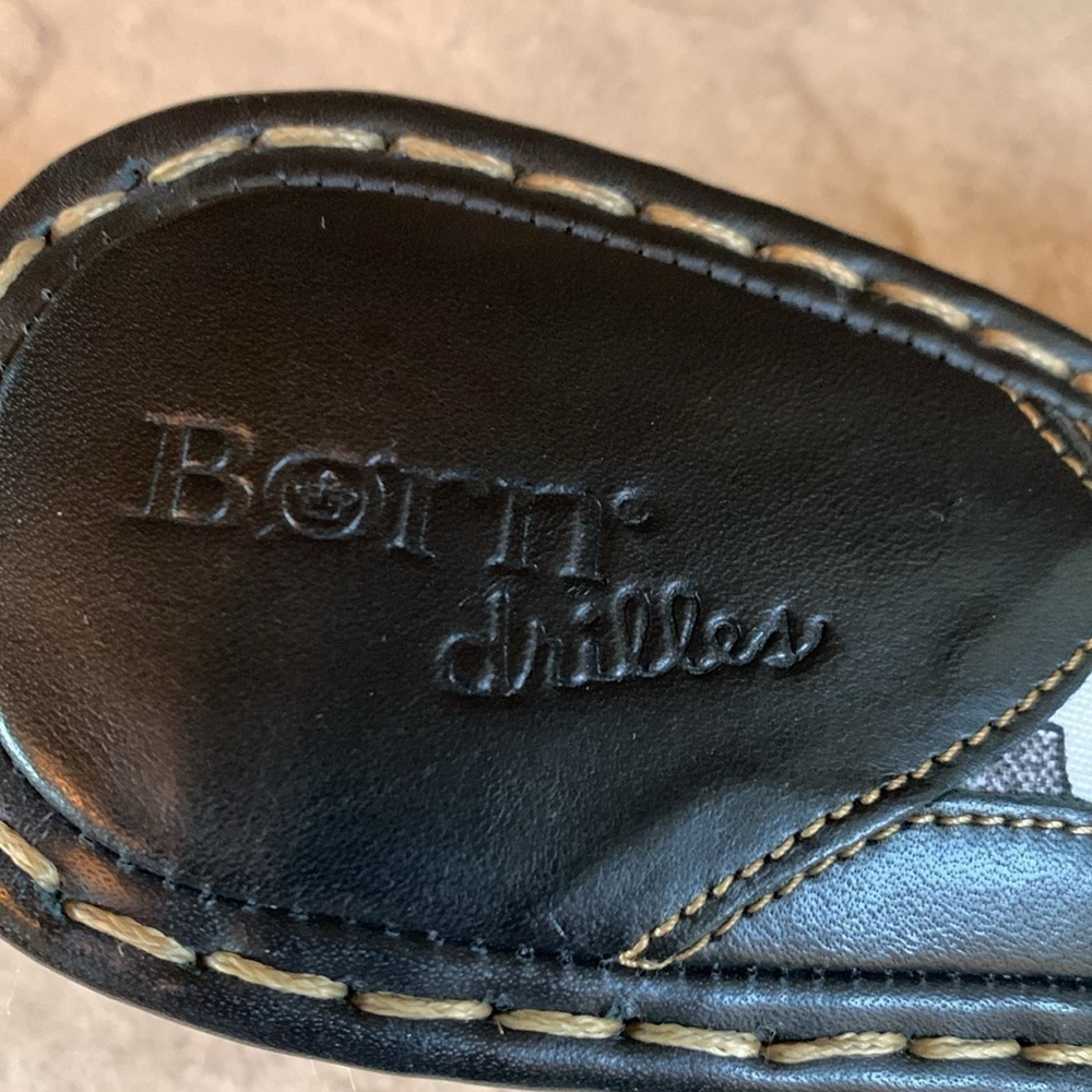 Born sz 8 leather and cloth black and white espadrilles. - Picture 4 of 9